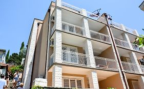 Apartments Minja S